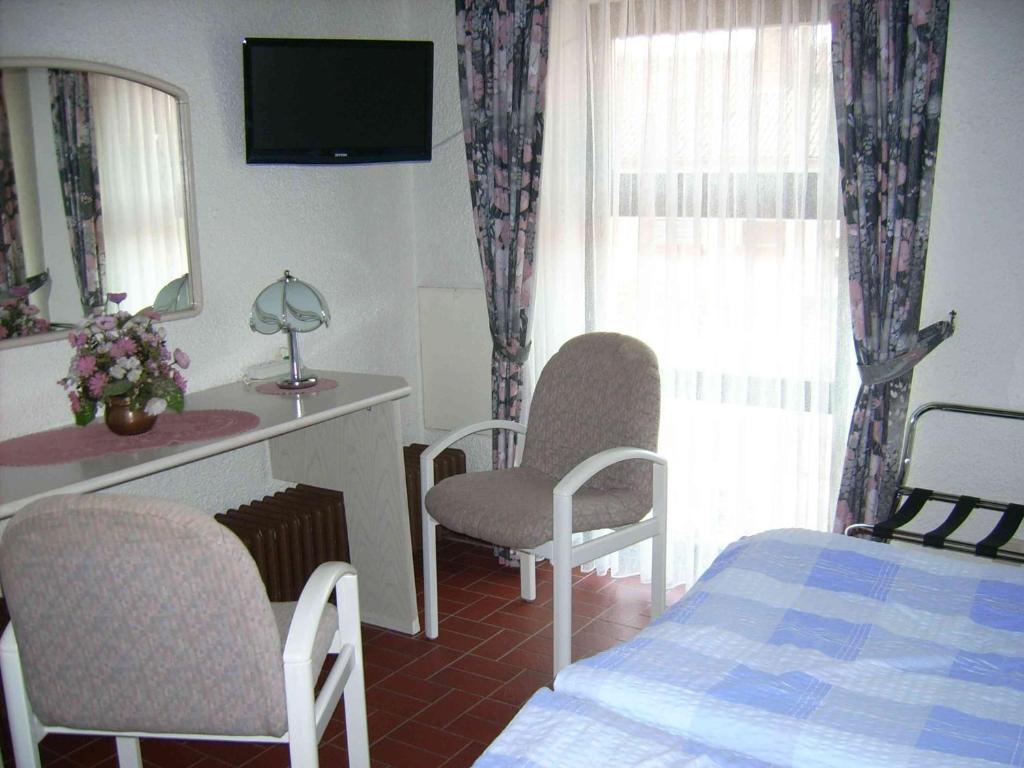 Gaestehaus Hochrhoenblick Schönau an der Brend Chambre photo