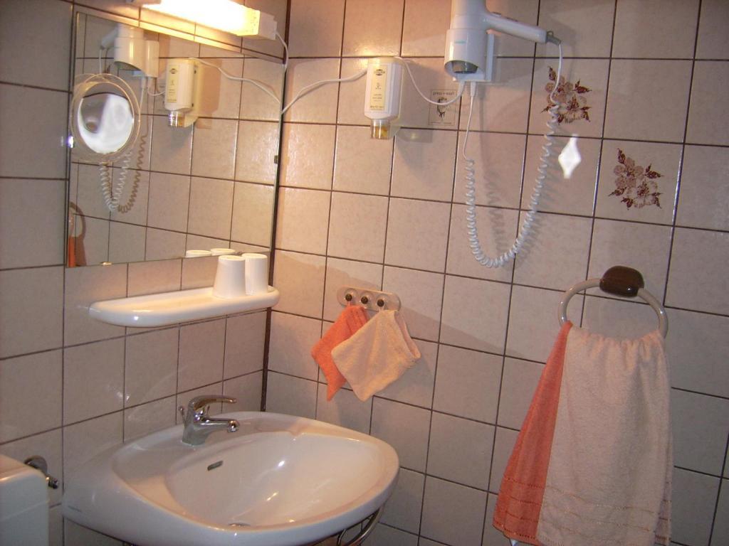 Gaestehaus Hochrhoenblick Schönau an der Brend Extérieur photo