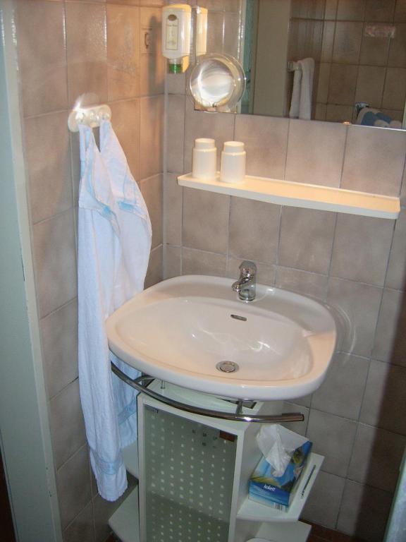 Gaestehaus Hochrhoenblick Schönau an der Brend Chambre photo