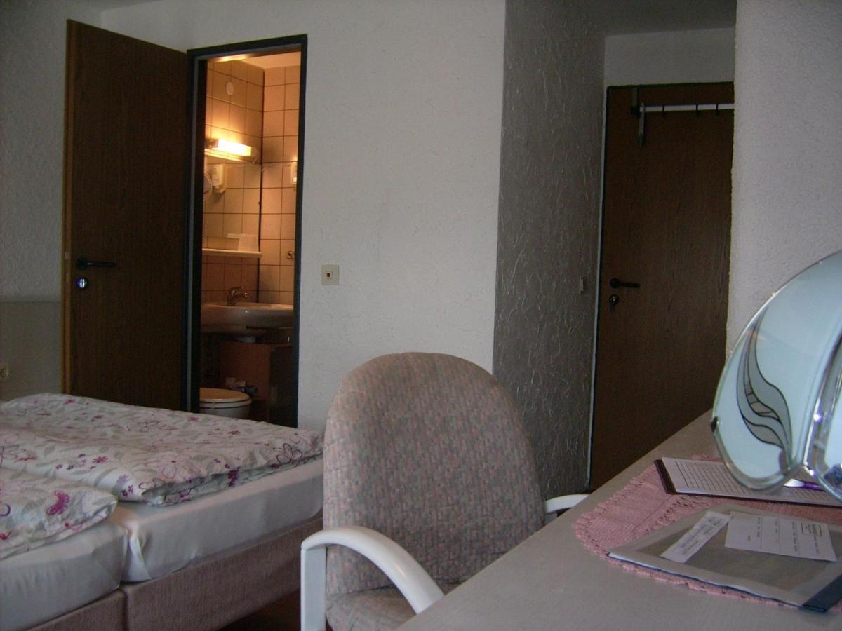 Gaestehaus Hochrhoenblick Schönau an der Brend Chambre photo